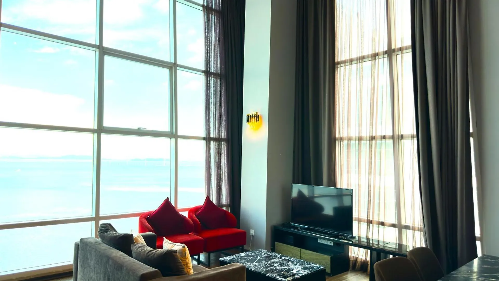 Hotel apartamentowy Happysty By Golden Hour Maritime Suite George Town